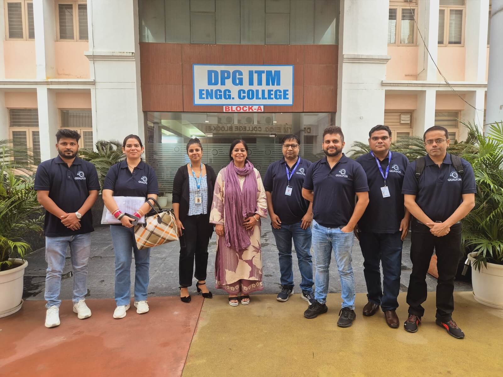 Placement drive team by Qualfon
